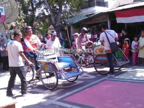 Balap Becak, Perempuan Pun Ikut Andil